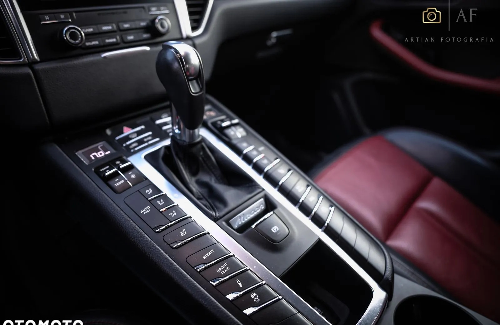 Porsche Macan cena 159900 przebieg: 189000, rok produkcji 2016 z Radom małe 781